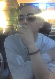 一群傻子封面图片